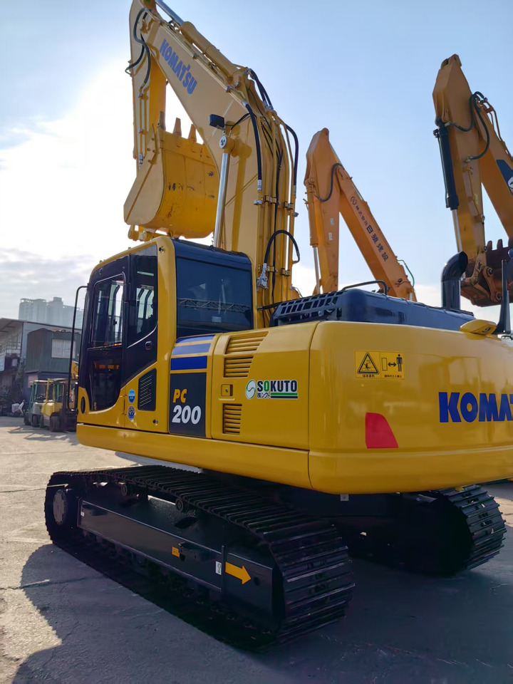 KOMATSU PC200-7 - Ekskavator perayap: gambar 3 KOMATSU PC200-7 - Ekskavator perayap: gambar 3