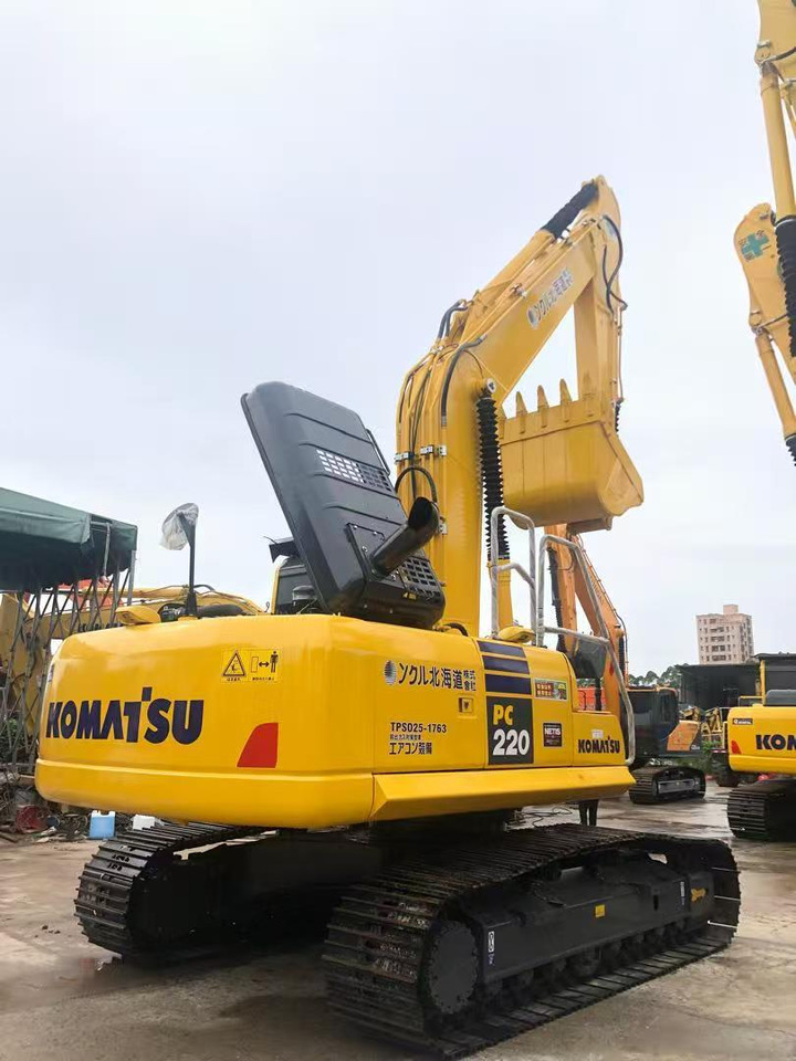 Komatsu PC220-8 - Ekskavator perayap: gambar 1 Komatsu PC220-8 - Ekskavator perayap: gambar 1