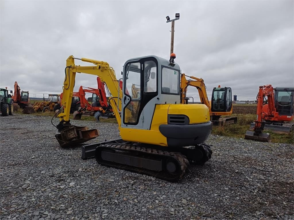 Airman AX45-2/Hitachi zx50 - Ekskavator mini: gambar 3 Airman AX45-2/Hitachi zx50 - Ekskavator mini: gambar 3