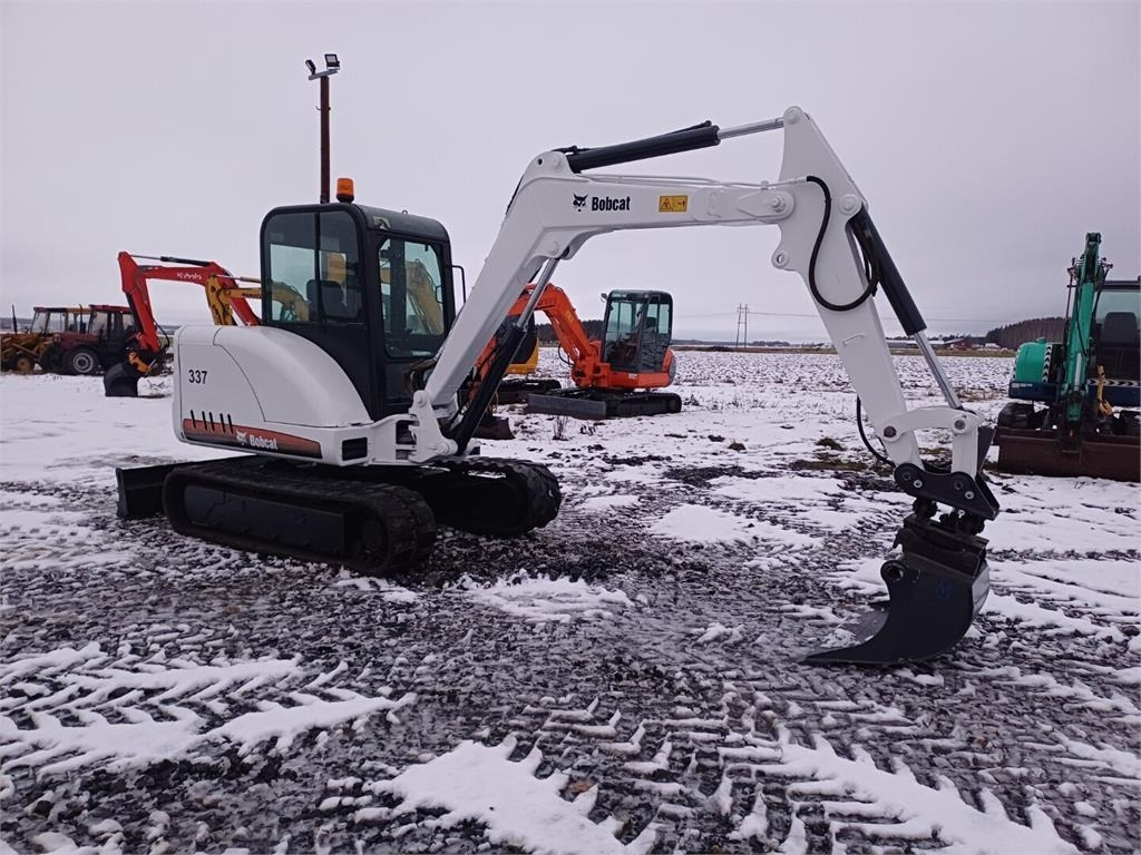 Bobcat 337D Kallistuvalla liittimellä - Ekskavator mini: gambar 4 Bobcat 337D Kallistuvalla liittimellä - Ekskavator mini: gambar 4