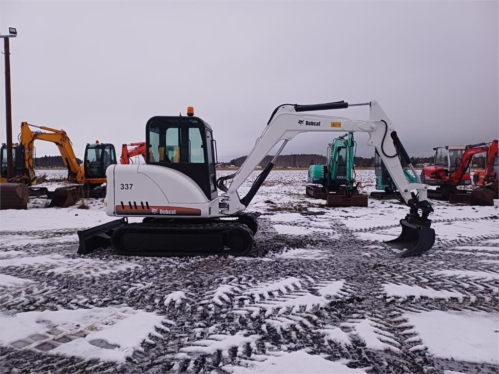 Bobcat 337D Kallistuvalla liittimellä - Ekskavator mini: gambar 5 Bobcat 337D Kallistuvalla liittimellä - Ekskavator mini: gambar 5