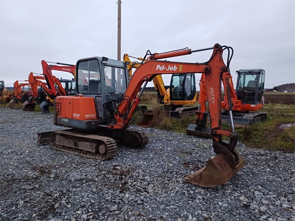 Pel-Job EB406 rautateloilla. Kolme kauhaa - Ekskavator mini: gambar 3 Pel-Job EB406 rautateloilla. Kolme kauhaa - Ekskavator mini: gambar 3