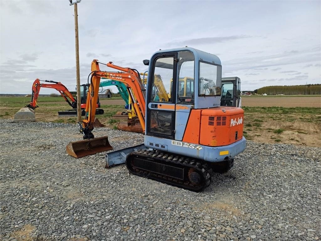 Pel-Job Volvo EB25.4 kallistuvalla liittimellä - Ekskavator mini: gambar 3 Pel-Job Volvo EB25.4 kallistuvalla liittimellä - Ekskavator mini: gambar 3