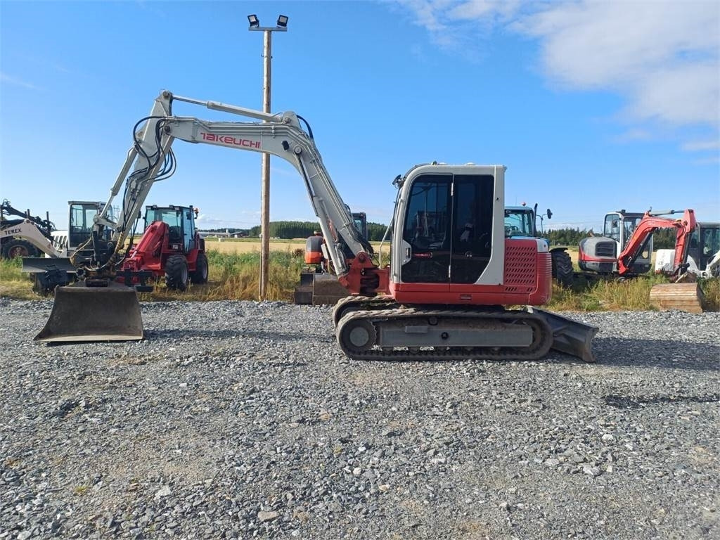 Takeuchi Tb175 Engconilla - Ekskavator mini: gambar 2 Takeuchi Tb175 Engconilla - Ekskavator mini: gambar 2