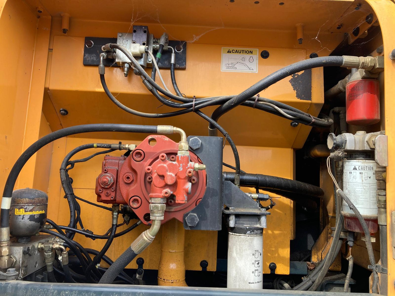 PELLE SUR CHENILLES HYUNDAI ROBEX 250 NLC-9 - Ekskavator perayap: gambar 4 PELLE SUR CHENILLES HYUNDAI ROBEX 250 NLC-9 - Ekskavator perayap: gambar 4