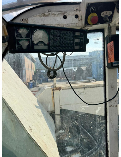 Soilmec R312 / 200 - Anjungan pengeboran: gambar 5 Soilmec R312 / 200 - Anjungan pengeboran: gambar 5