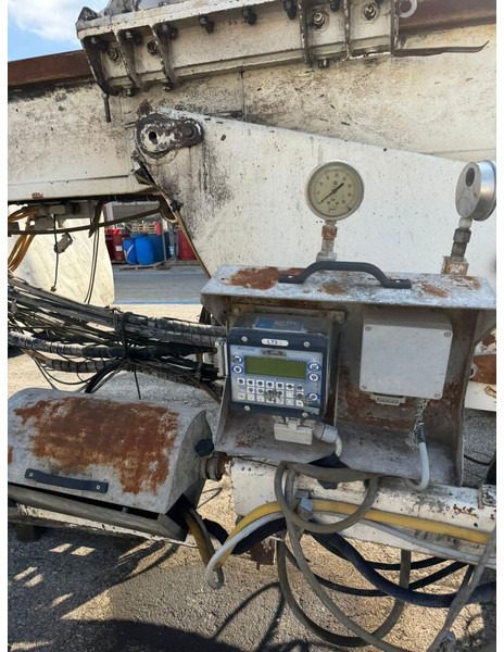 Soilmec R312 / 200 - Anjungan pengeboran: gambar 3 Soilmec R312 / 200 - Anjungan pengeboran: gambar 3