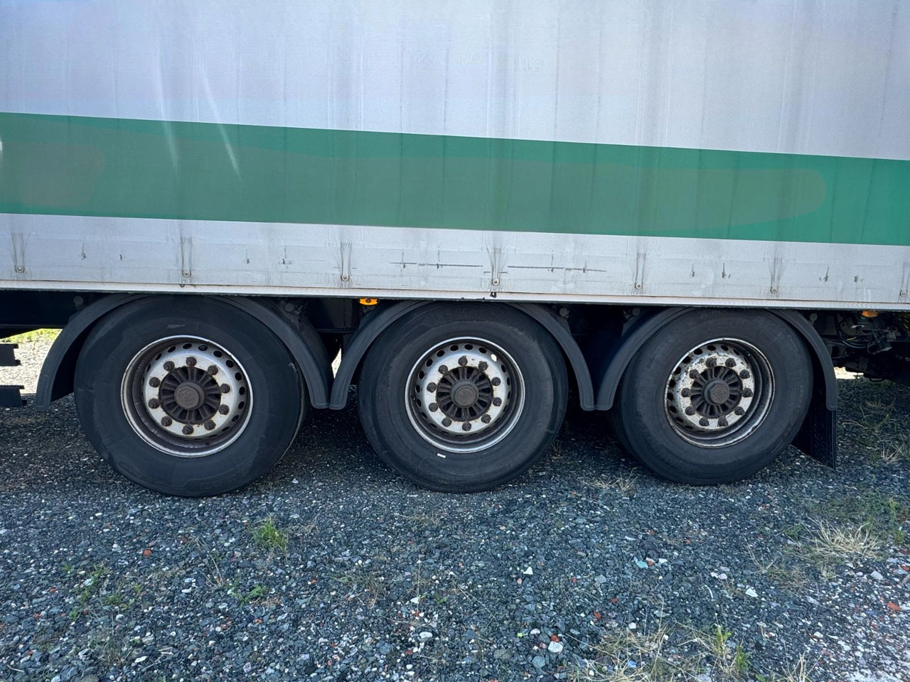 Kögel LBW/SafeServer/Lift/GT-Zertifikat - Semi-trailer dengan terpal samping: gambar 4 Kögel LBW/SafeServer/Lift/GT-Zertifikat - Semi-trailer dengan terpal samping: gambar 4