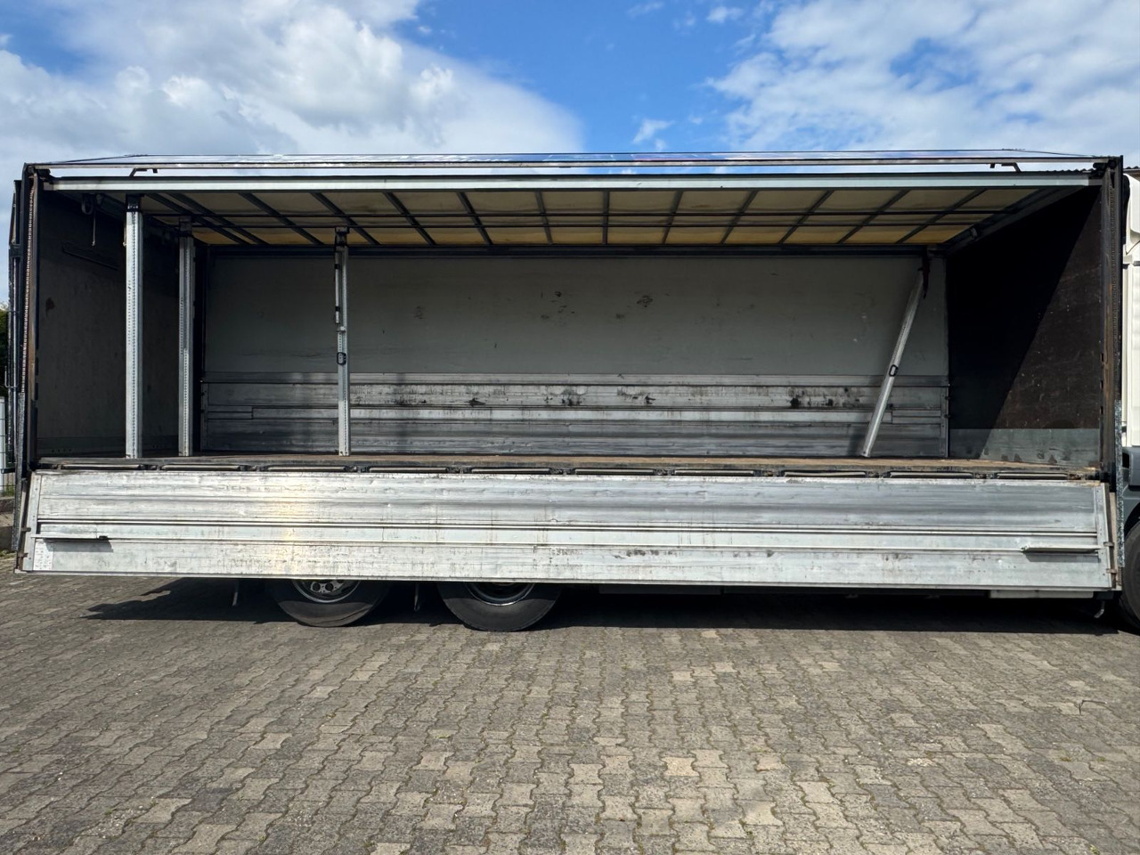 MAN TGS 26.360/Lenk-Lift/Lbw/Kettliner-GT-Aufbau - Truk minuman: gambar 5 MAN TGS 26.360/Lenk-Lift/Lbw/Kettliner-GT-Aufbau - Truk minuman: gambar 5