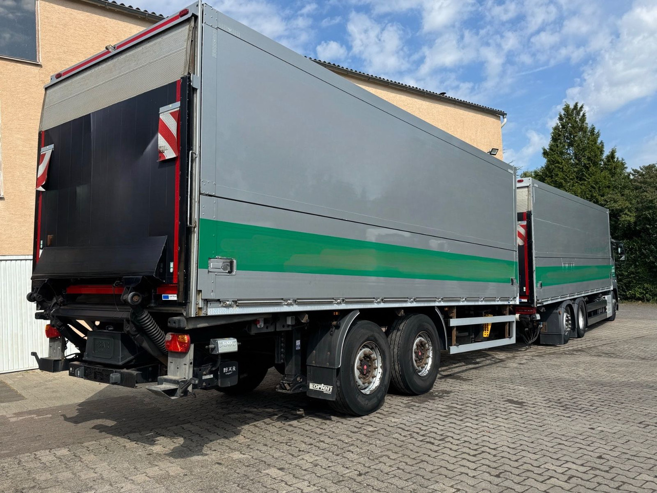 MAN TGS 26.460 2xAHK/2xLBW/Lenk-Lift/kpl.Zug - Truk minuman: gambar 4 MAN TGS 26.460 2xAHK/2xLBW/Lenk-Lift/kpl.Zug - Truk minuman: gambar 4
