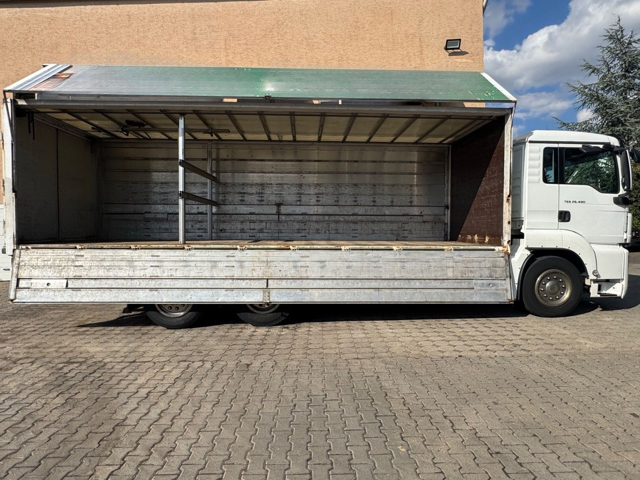 MAN TGS 26.480/Lenk-Lift/Kamera/AHK/Staplerhalterung - Truk minuman: gambar 4 MAN TGS 26.480/Lenk-Lift/Kamera/AHK/Staplerhalterung - Truk minuman: gambar 4