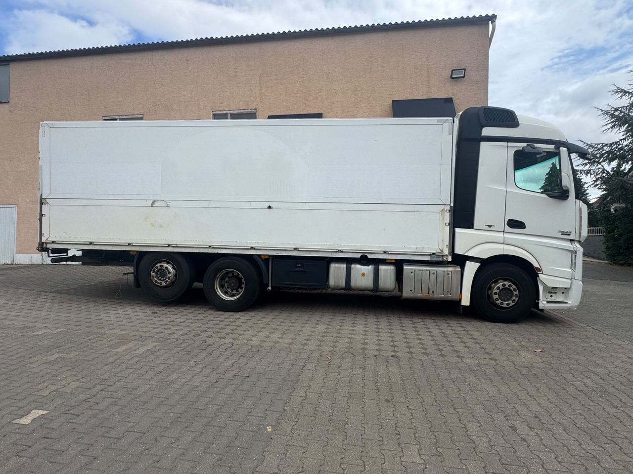 Mercedes-Benz Actros2545/Lift-Lenk/Mitnahmestp/Retder - Truk minuman: gambar 2 Mercedes-Benz Actros2545/Lift-Lenk/Mitnahmestp/Retder - Truk minuman: gambar 2