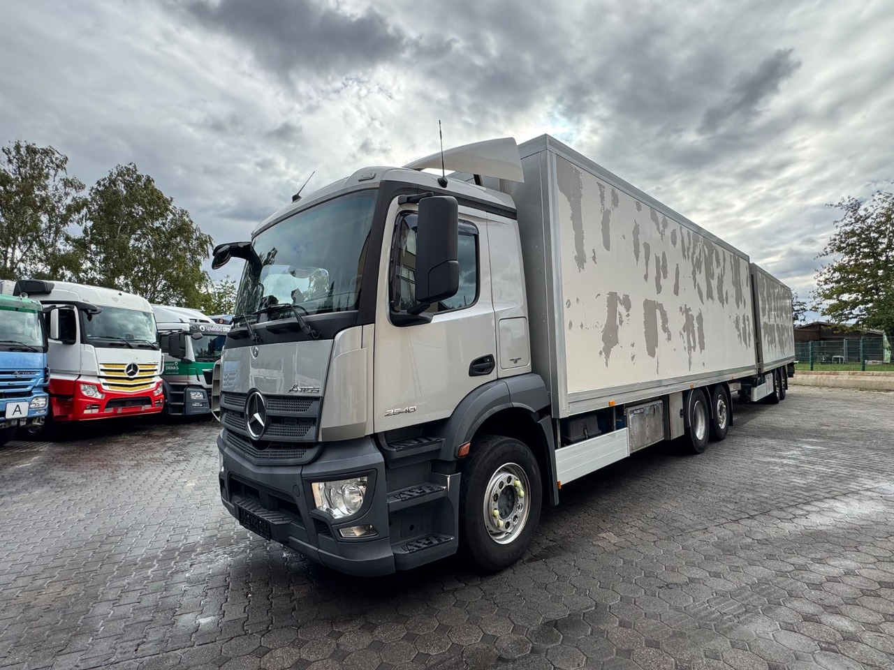 Mercedes-Benz Antos 2540/2xLBW/Kühlung-Defekt/5instock - Truk berpendingin: gambar 2 Mercedes-Benz Antos 2540/2xLBW/Kühlung-Defekt/5instock - Truk berpendingin: gambar 2