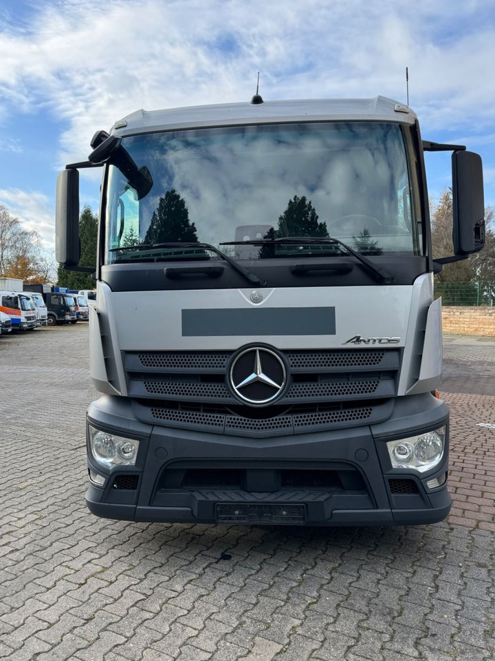 Mercedes-Benz Antos 2540/Durchladbar/2xLBW/Frigoblock - Truk berpendingin: gambar 4 Mercedes-Benz Antos 2540/Durchladbar/2xLBW/Frigoblock - Truk berpendingin: gambar 4