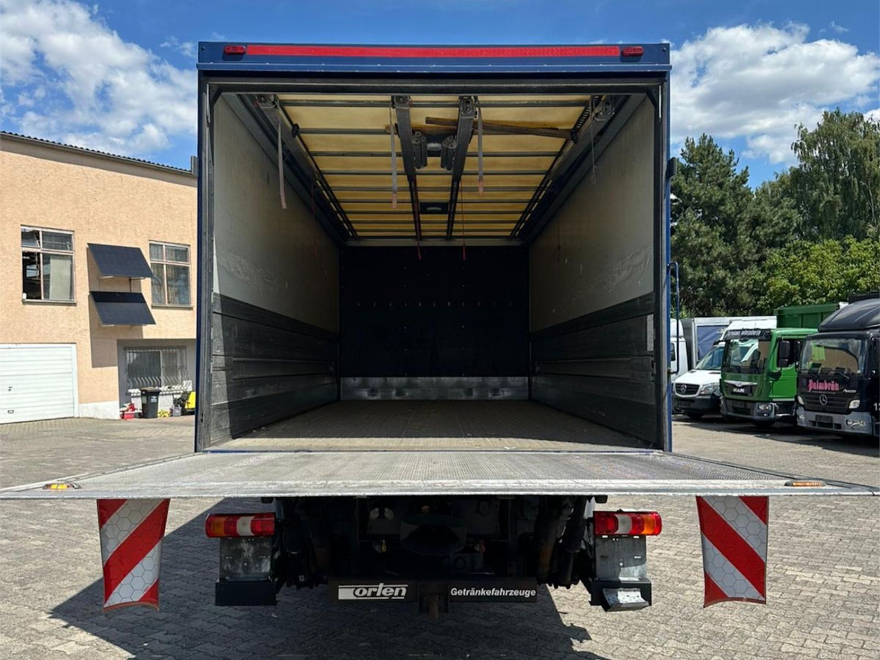 Mercedes-Benz Atego 1523/Klima/LBW/GT-Zertifiziert/2xAHK - Truk minuman: gambar 5 Mercedes-Benz Atego 1523/Klima/LBW/GT-Zertifiziert/2xAHK - Truk minuman: gambar 5