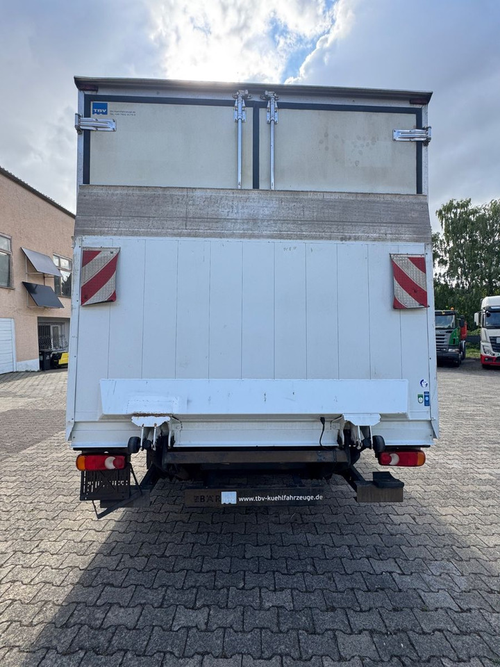 Renault MIDLUM 180/Thermo-King V-500/LBW - Van berpendingin: gambar 4 Renault MIDLUM 180/Thermo-King V-500/LBW - Van berpendingin: gambar 4