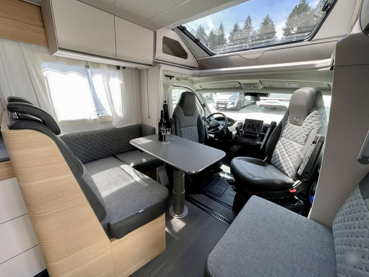 ADRIA Matrix 650 SL - Mobil rumah semi-terintegrasi: gambar 5 ADRIA Matrix 650 SL - Mobil rumah semi-terintegrasi: gambar 5