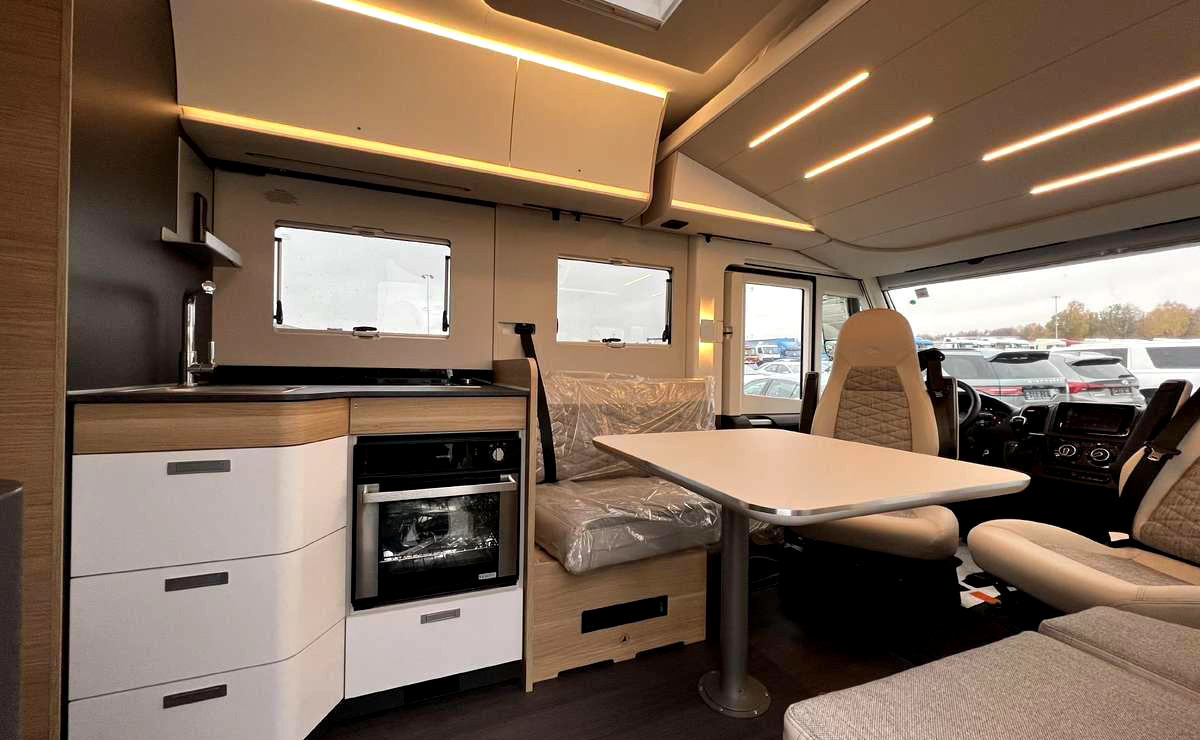 ADRIA Sonic 700DC - Mobil rumah terintegrasi: gambar 3 ADRIA Sonic 700DC - Mobil rumah terintegrasi: gambar 3
