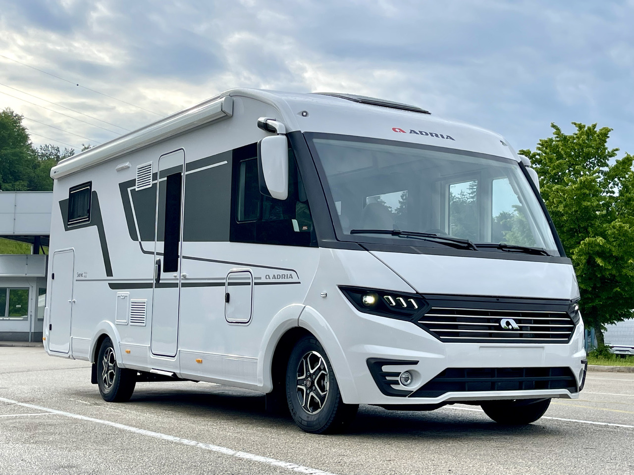 ADRIA Sonic 700DC - Mobil rumah terintegrasi: gambar 1 ADRIA Sonic 700DC - Mobil rumah terintegrasi: gambar 1