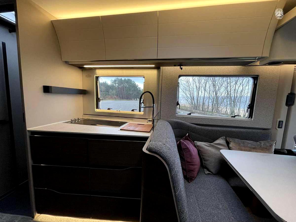 Adria Super Sonic 780 SL - Mobil rumah terintegrasi: gambar 5 Adria Super Sonic 780 SL - Mobil rumah terintegrasi: gambar 5