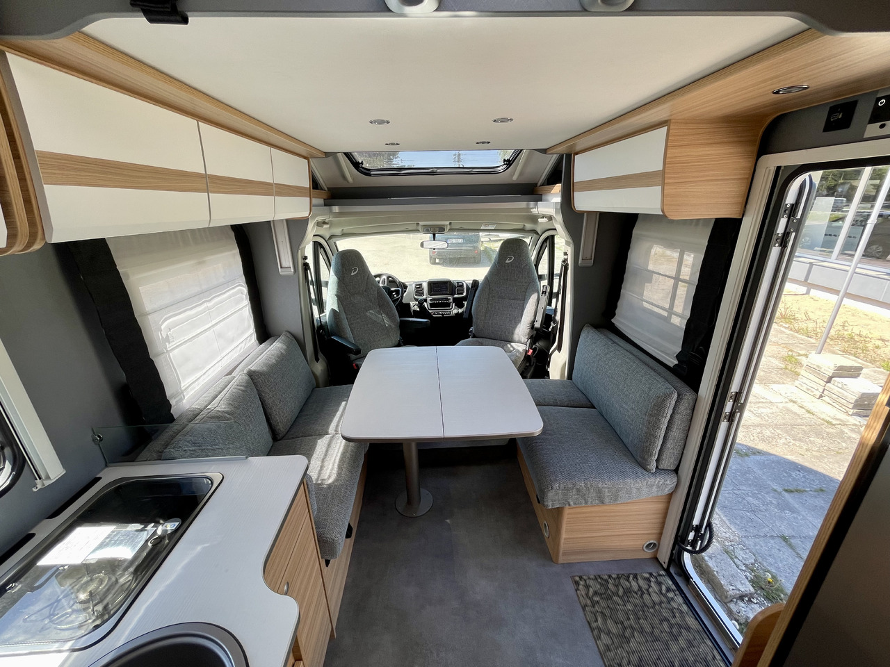 DETHLEFFS T7052 DBL - Mobil rumah semi-terintegrasi: gambar 5 DETHLEFFS T7052 DBL - Mobil rumah semi-terintegrasi: gambar 5