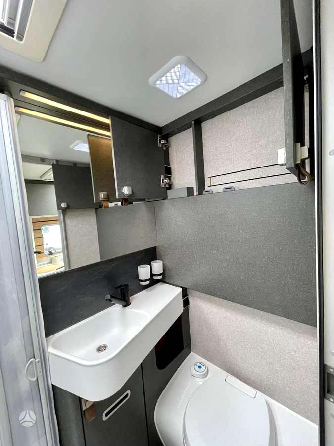 Mobil rumah semi-terintegrasi baru Hymer MLT 580 4x4: gambar 18
