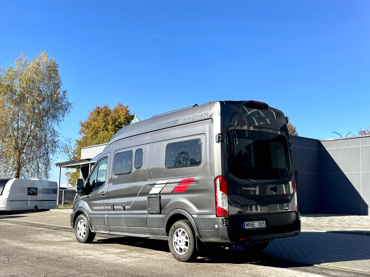 LMC Innovan 590C - Mobil kemping: gambar 2 LMC Innovan 590C - Mobil kemping: gambar 2