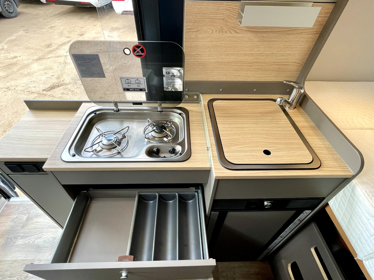 Mobil kemping LMC Innovan 590C: gambar 11