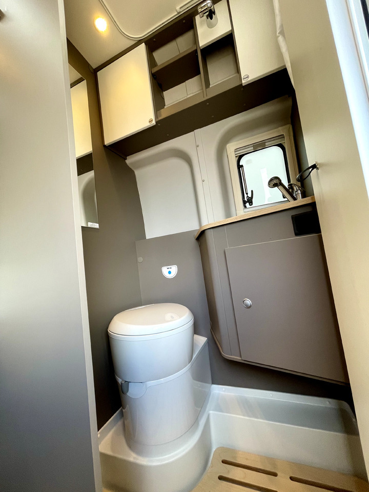 Mobil kemping LMC Innovan 590C: gambar 10