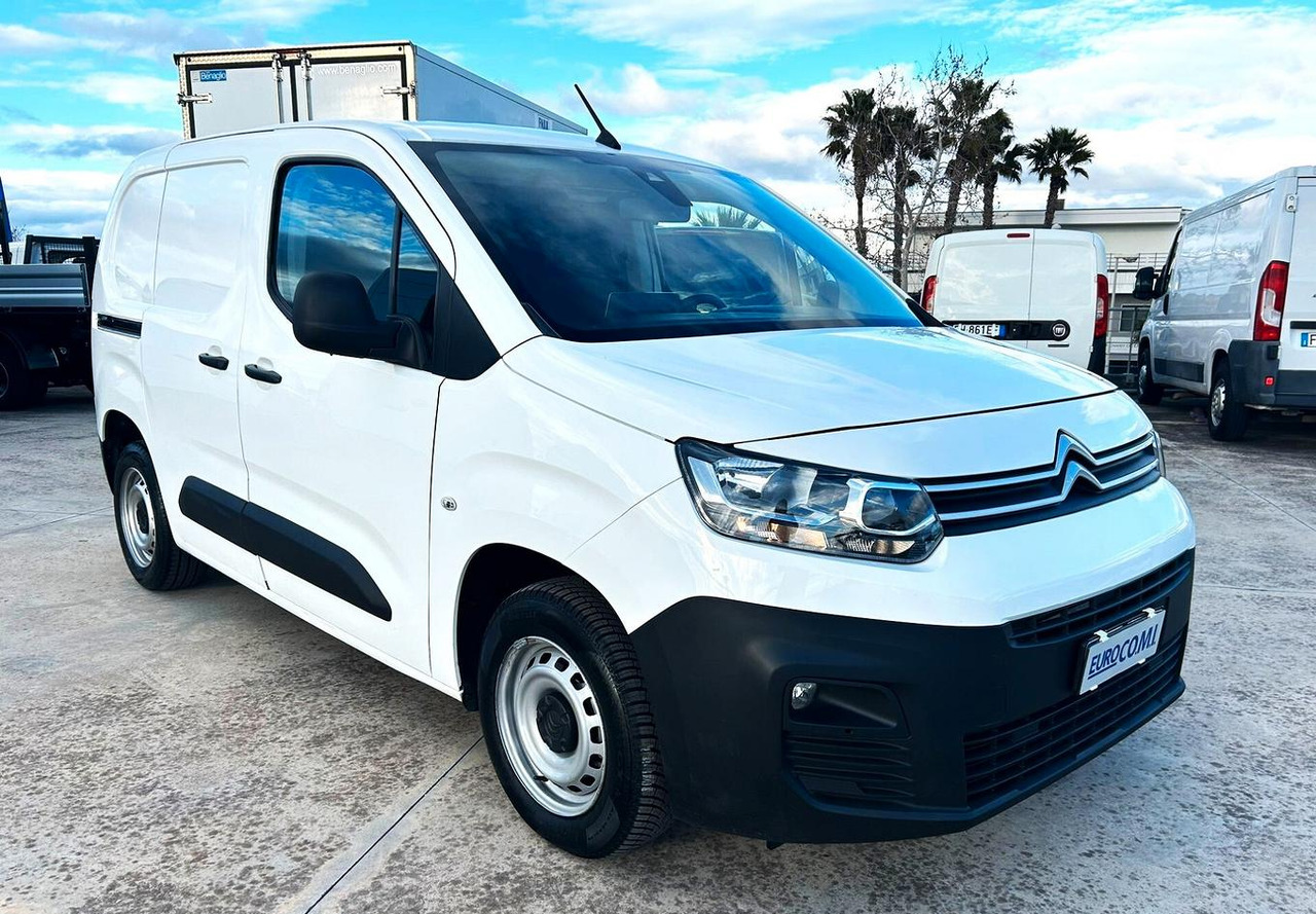 Citroen Berlingo 1.6 hdi 100 cv - Van kecil: gambar 3 Citroen Berlingo 1.6 hdi 100 cv - Van kecil: gambar 3