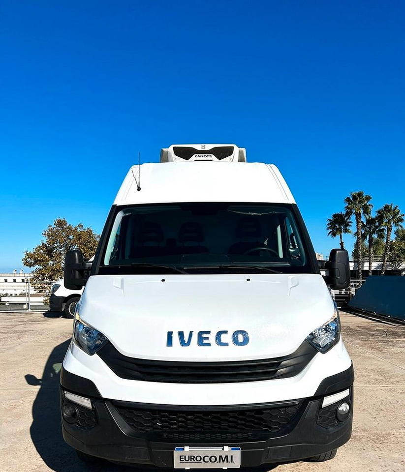 Iveco Daily 35C15 Furgone gemellato Isotermico - Van berpendingin: gambar 2 Iveco Daily 35C15 Furgone gemellato Isotermico - Van berpendingin: gambar 2