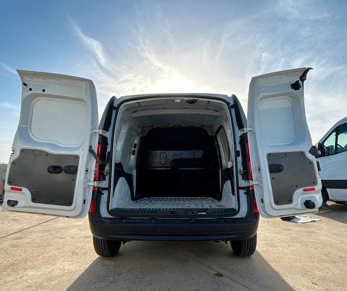 Van kecil Mercedes Benz Citan 111 cdi Long 3 posti: gambar 13