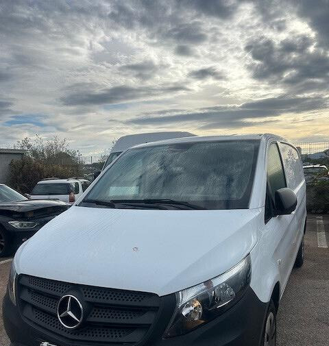 Mercedes Benz VITO FURGONE 110 LONG TRAZ. ANT. - Van panel: gambar 3 Mercedes Benz VITO FURGONE 110 LONG TRAZ. ANT. - Van panel: gambar 3