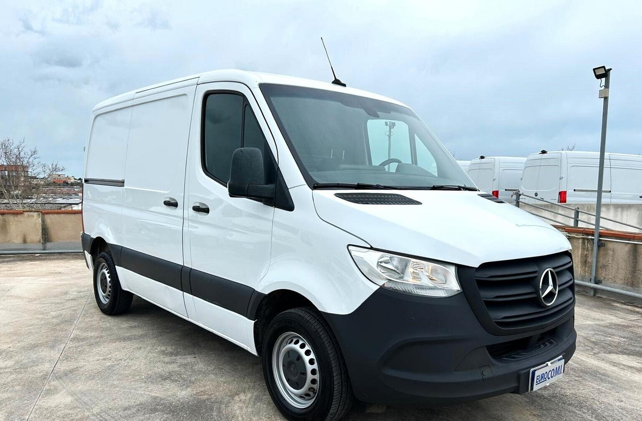 Mercedes Sprinter 311 F 32/35 - Van panel: gambar 3 Mercedes Sprinter 311 F 32/35 - Van panel: gambar 3