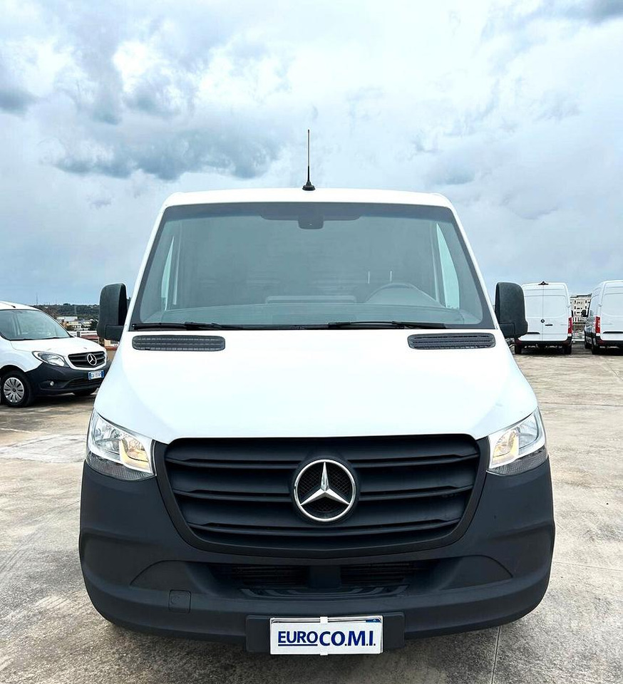 Mercedes Sprinter 311 F 32/35 - Van panel: gambar 2 Mercedes Sprinter 311 F 32/35 - Van panel: gambar 2