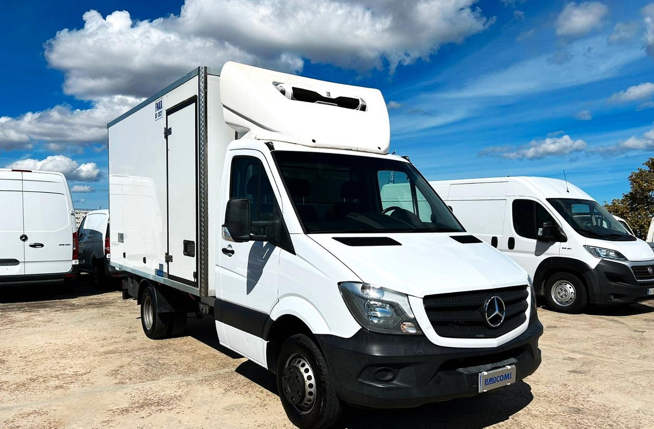 Sprinter 414 T 37/35 Isotermico -20° *532 /mese - Van box: gambar 3 Sprinter 414 T 37/35 Isotermico -20° *532 /mese - Van box: gambar 3