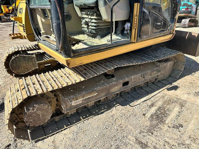 Ekskavator Caterpillar 311C: gambar 20