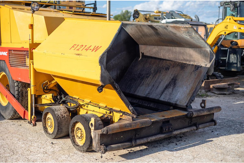 Dynapac F121-4W - Paver aspal: gambar 2 Dynapac F121-4W - Paver aspal: gambar 2