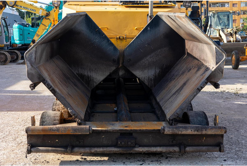 Dynapac F121-4W - Paver aspal: gambar 4 Dynapac F121-4W - Paver aspal: gambar 4