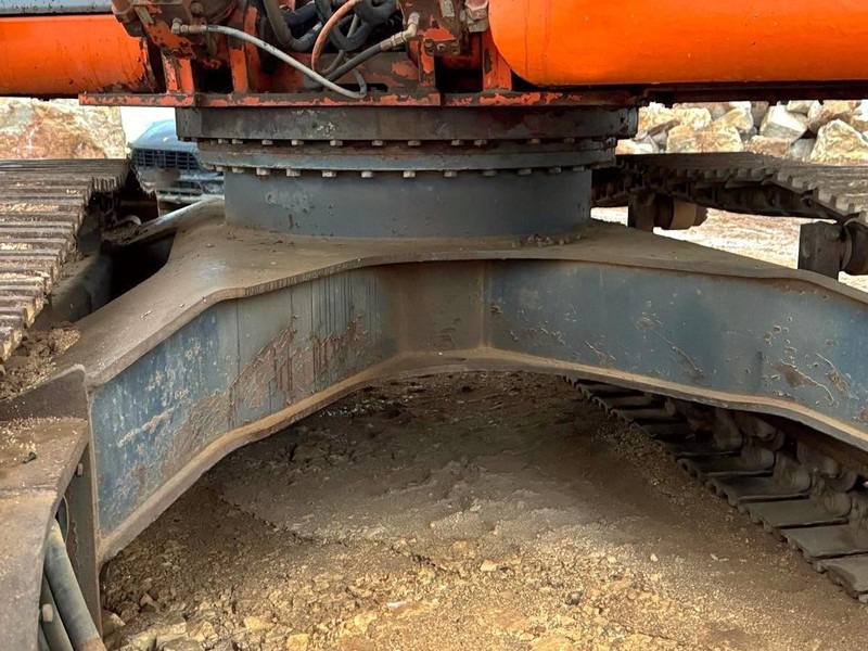 Ekskavator Fiat KOBELCO E305: gambar 12