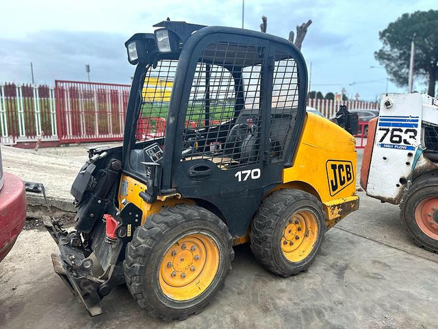 Track loader yang ringkas JCB 170HF: gambar 1