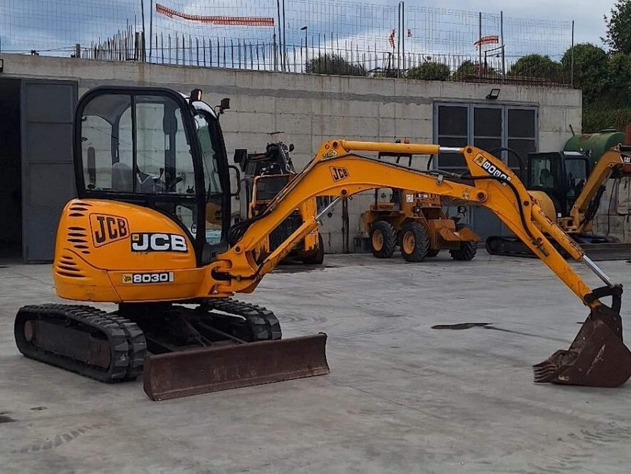 JCB 8030ZTS - Ekskavator mini: gambar 2 JCB 8030ZTS - Ekskavator mini: gambar 2
