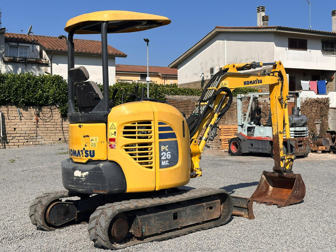 KOMATSU PC26MR-3 - Ekskavator mini: gambar 3 KOMATSU PC26MR-3 - Ekskavator mini: gambar 3