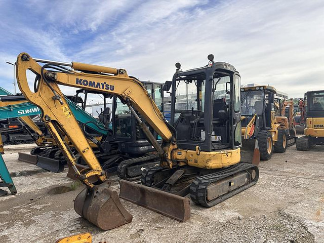 Komatsu PC30 - Ekskavator mini: gambar 1 Komatsu PC30 - Ekskavator mini: gambar 1