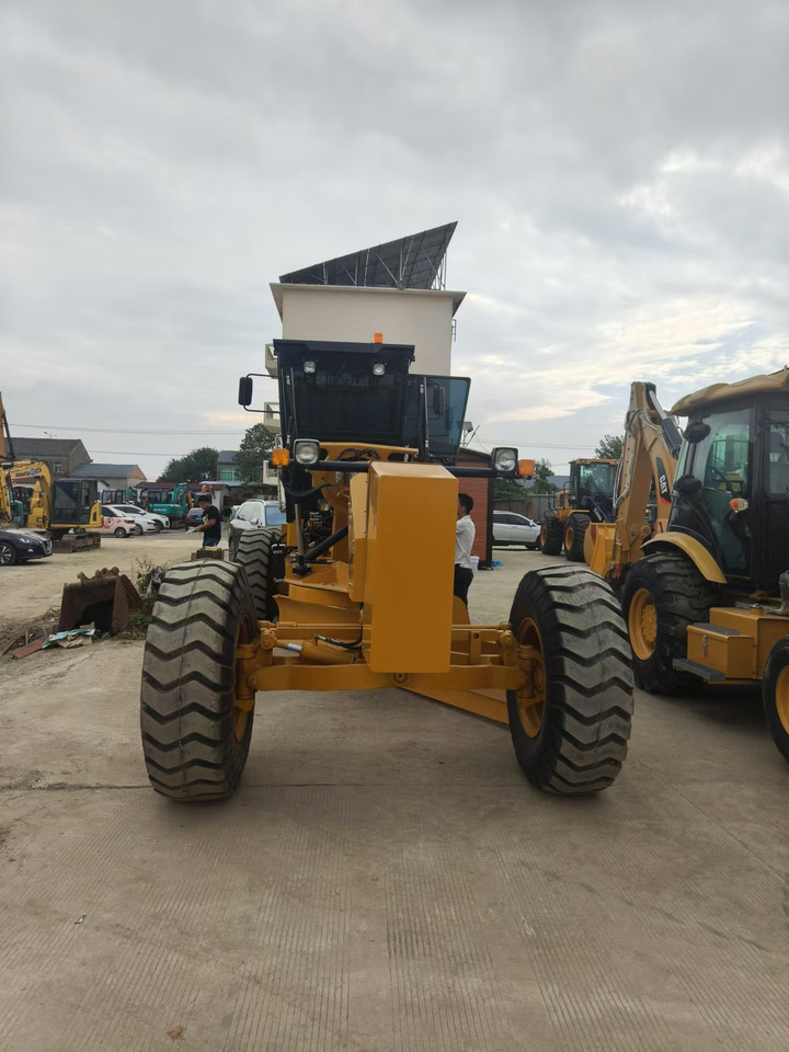 CATERPILLAR 140K - Grader: gambar 4 CATERPILLAR 140K - Grader: gambar 4