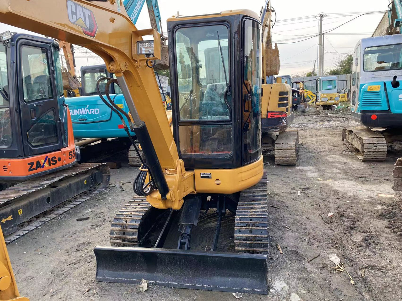 CATERPILLAR 303.5 - Ekskavator perayap: gambar 3 CATERPILLAR 303.5 - Ekskavator perayap: gambar 3