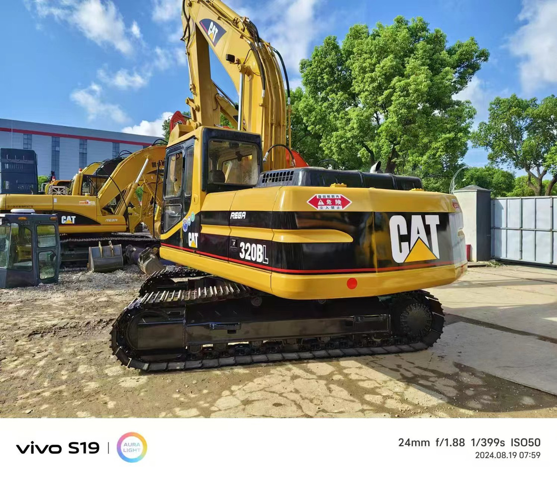 CATERPILLAR 320BL - Ekskavator perayap: gambar 1 CATERPILLAR 320BL - Ekskavator perayap: gambar 1