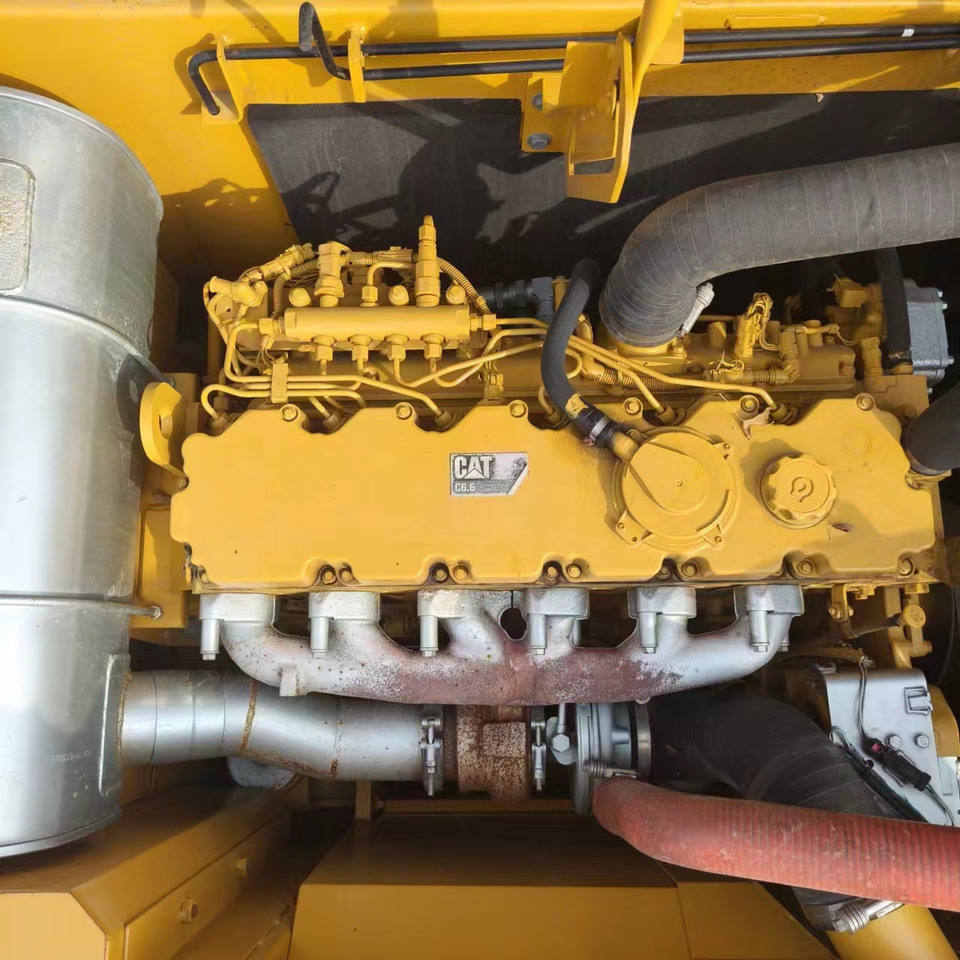 Ekskavator perayap CATERPILLAR 320D: gambar 17