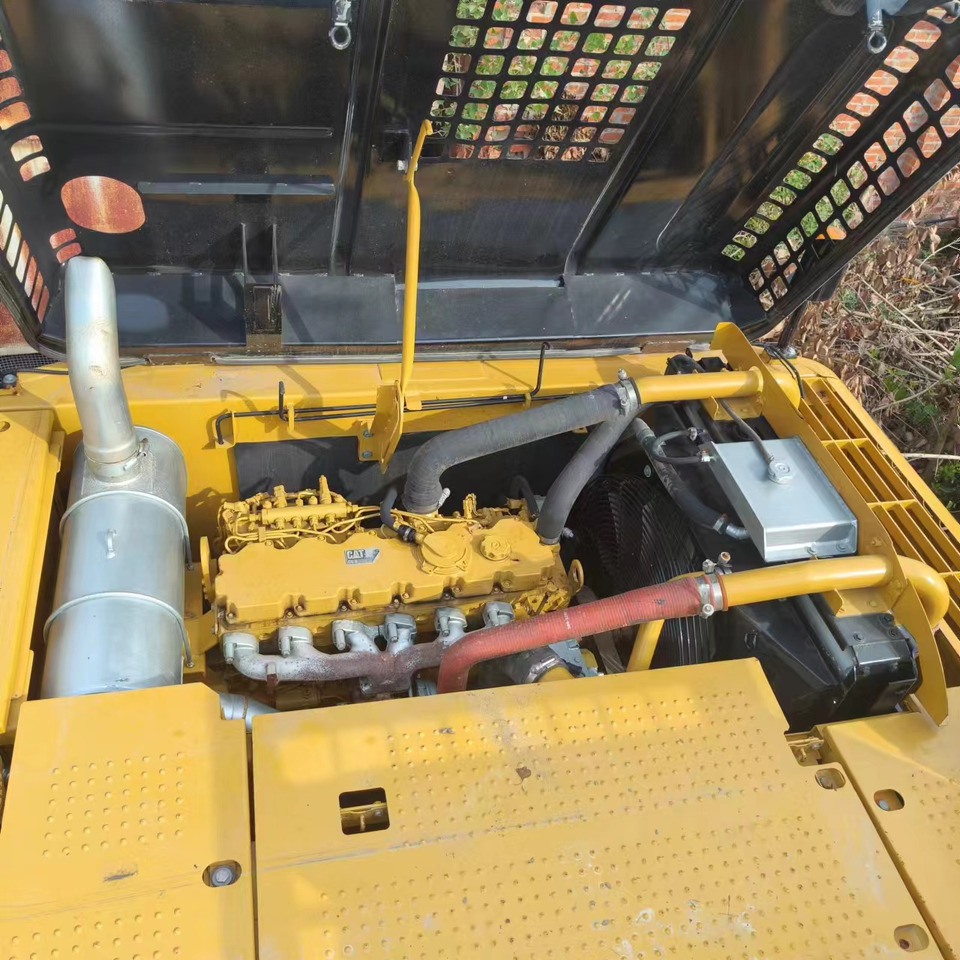 Ekskavator perayap CATERPILLAR 320D: gambar 11