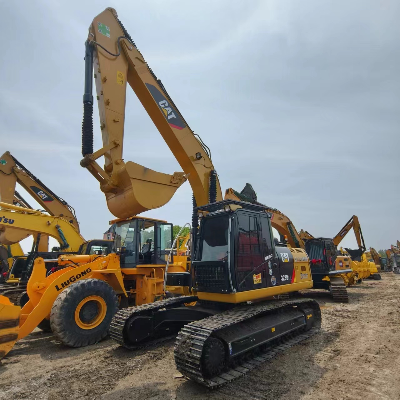 CATERPILLAR 323 - Ekskavator perayap: gambar 4 CATERPILLAR 323 - Ekskavator perayap: gambar 4